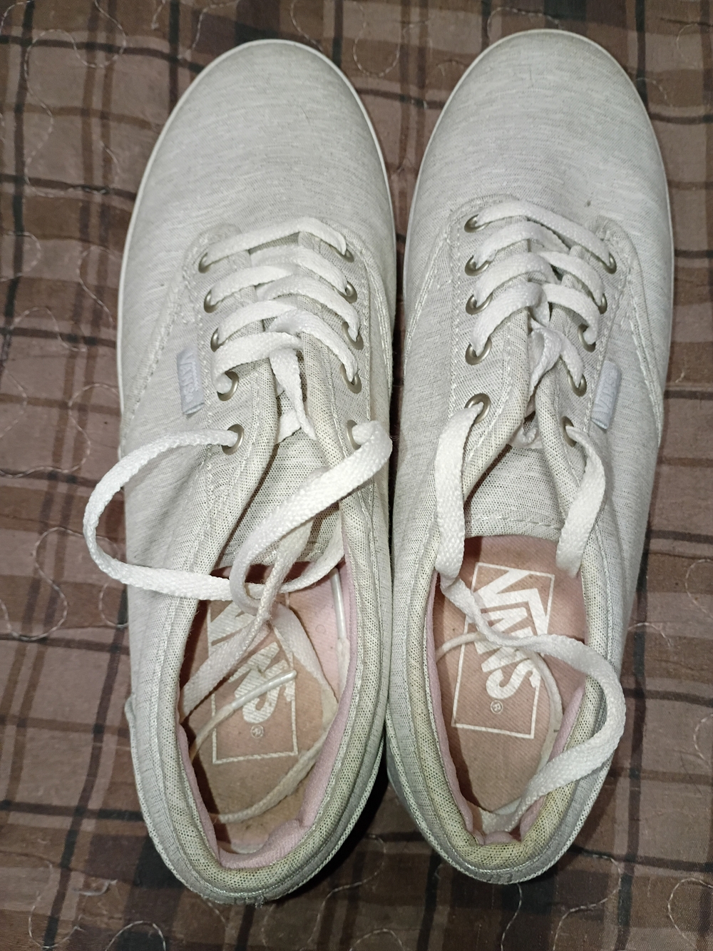 Vans Women's Light Gray Canvas Low-Top Sneakers